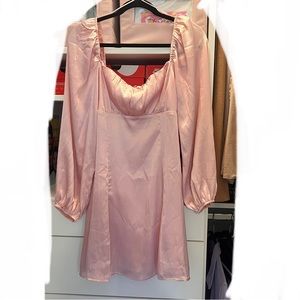 NWT ASTR Pink Silky Long Sleeve Dress in Women Large - NEVER WORN NEW